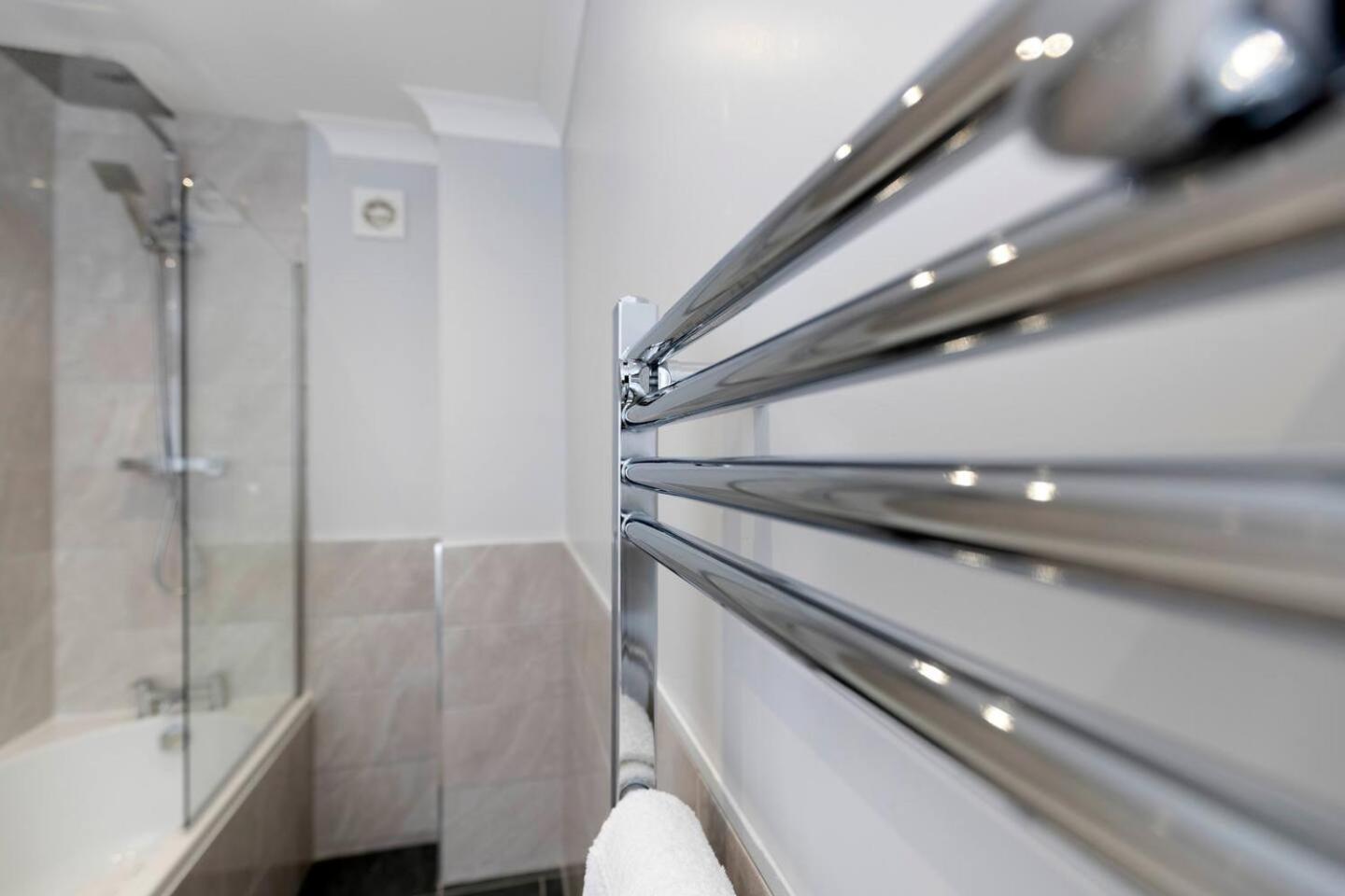 Modern 2 Bedroom Perfect For Family Friends And Workers เซาท์ชีลด์ส ภายนอก รูปภาพ
