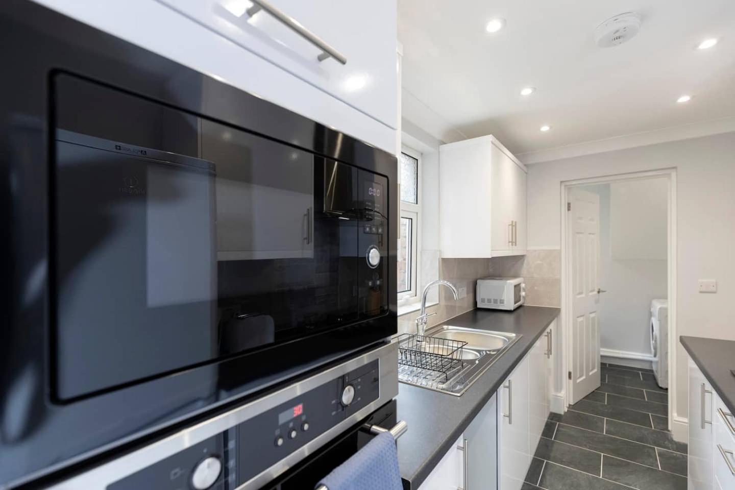 Modern 2 Bedroom Perfect For Family Friends And Workers เซาท์ชีลด์ส ภายนอก รูปภาพ