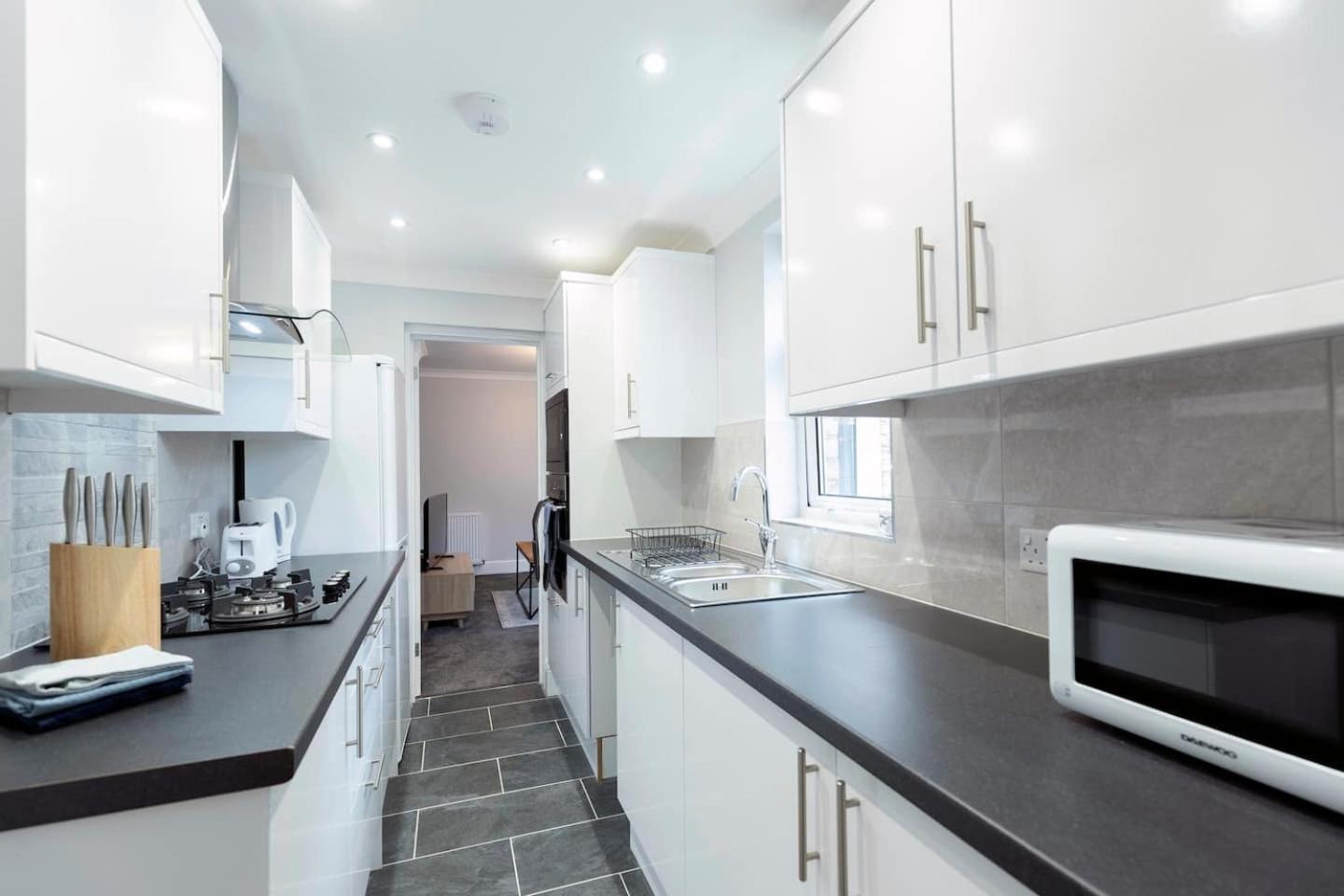 Modern 2 Bedroom Perfect For Family Friends And Workers เซาท์ชีลด์ส ภายนอก รูปภาพ