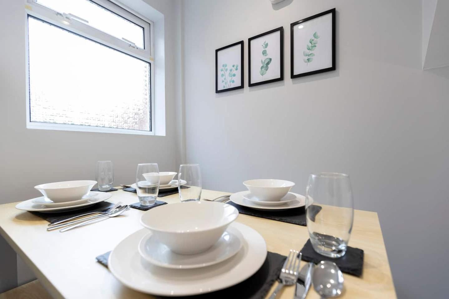Modern 2 Bedroom Perfect For Family Friends And Workers เซาท์ชีลด์ส ภายนอก รูปภาพ